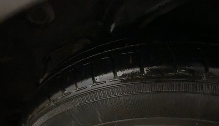 2014 Hyundai i10 MAGNA 1.1, Petrol, Manual, 33,275 km, Left Rear Tyre Tread