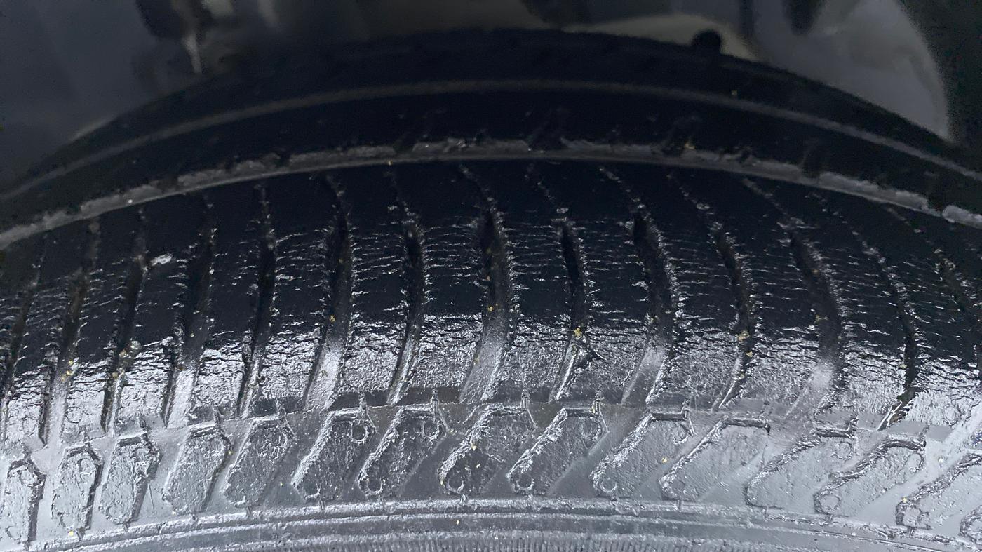 2016 Ford Ecosport 1.5 TITANIUM TI VCT AT, Petrol, Automatic, 39,311 km, Right Front Tyre Tread