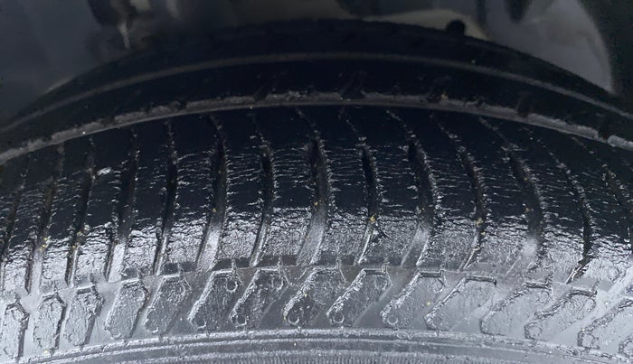 2016 Ford Ecosport 1.5 TITANIUM TI VCT AT, Petrol, Automatic, 39,311 km, Right Front Tyre Tread