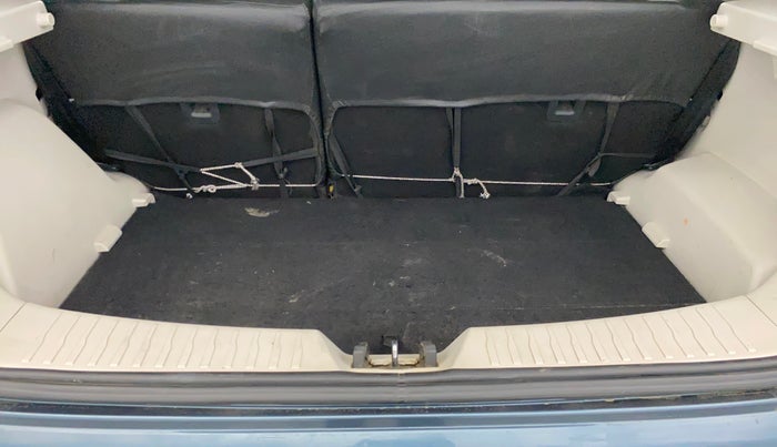 2019 Mahindra XUV300 W6 1.2 PETROL, Petrol, Manual, 72,860 km, Boot Inside