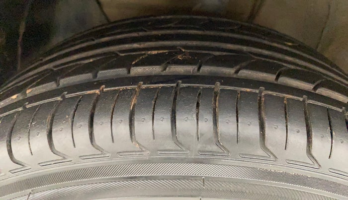 2021 Hyundai NEW I20 ASTA 1.2 MT, Petrol, Manual, 51,250 km, Left Front Tyre Tread