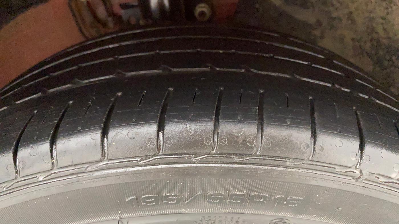 2021 Skoda Rapid MONTE CARLO TSI, Petrol, Manual, 43,461 km, Right Front Tyre Tread