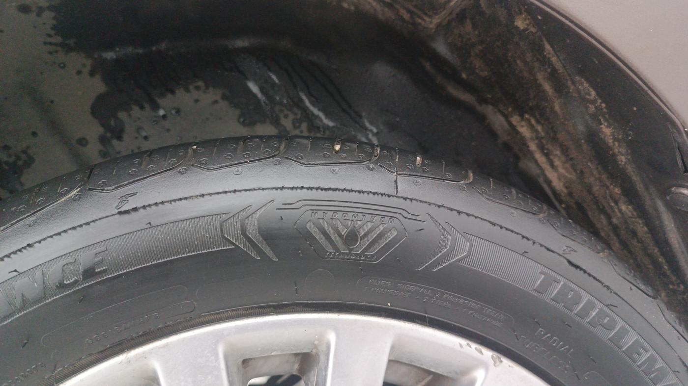 2017 Maruti Ciaz ZXI+ AT, Petrol, Automatic, 71,900 km, Right Rear Tyre Tread