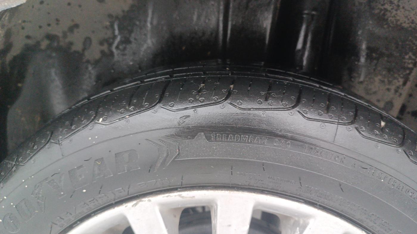 2017 Maruti Ciaz ZXI+ AT, Petrol, Automatic, 71,900 km, Left Rear Tyre Tread