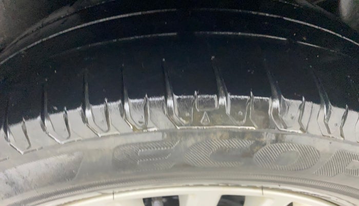 2019 Maruti Dzire ZXI, Petrol, Manual, 39,536 km, Left Rear Tyre Tread