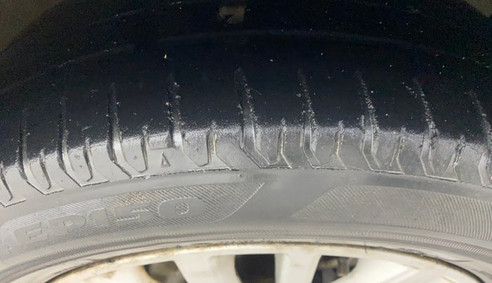 2019 Maruti Dzire ZXI, Petrol, Manual, 39,536 km, Right Front Tyre Tread