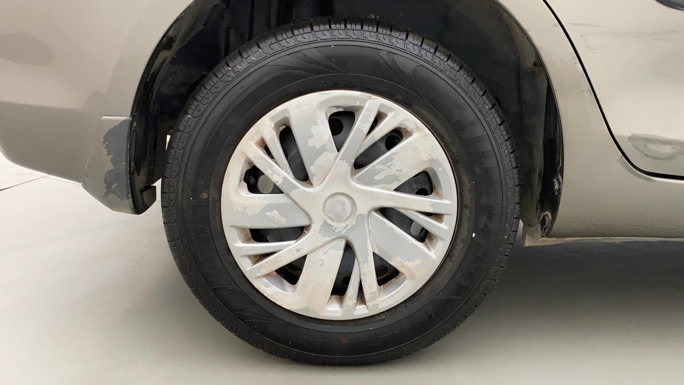 2015 Maruti Swift Dzire VXI, Petrol, Manual, 65,480 km, Right Rear Wheel