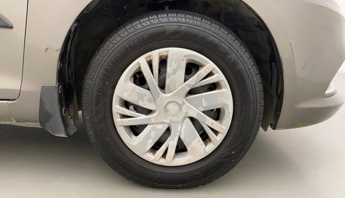 2015 Maruti Swift Dzire VXI, Petrol, Manual, 65,480 km, Right Front Wheel