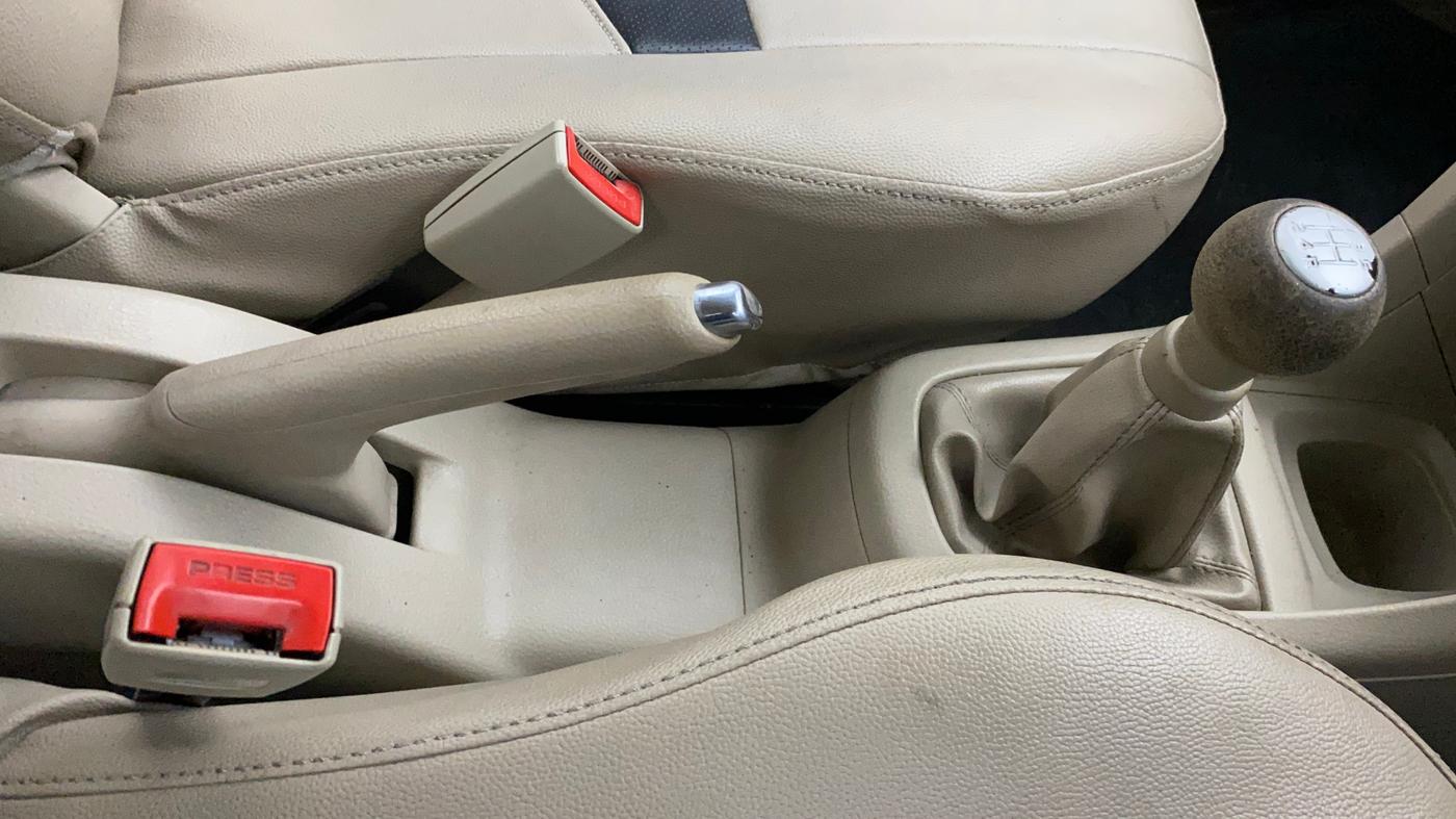 2015 Maruti Swift Dzire VXI, Petrol, Manual, 65,480 km, Gear Lever