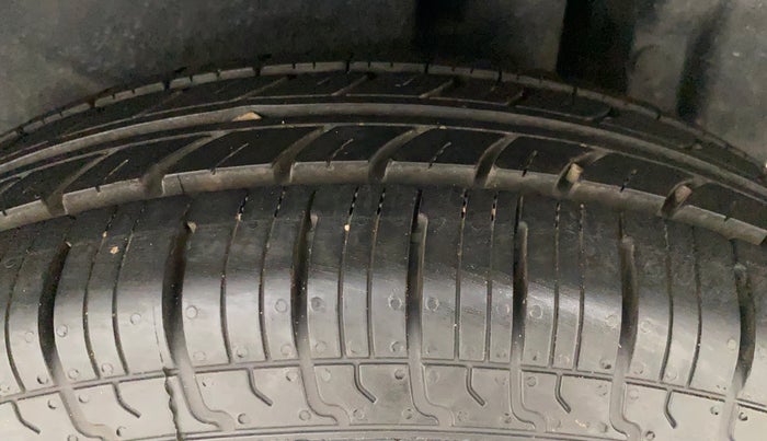 2015 Maruti Swift Dzire VXI, Petrol, Manual, 65,480 km, Left Rear Tyre Tread