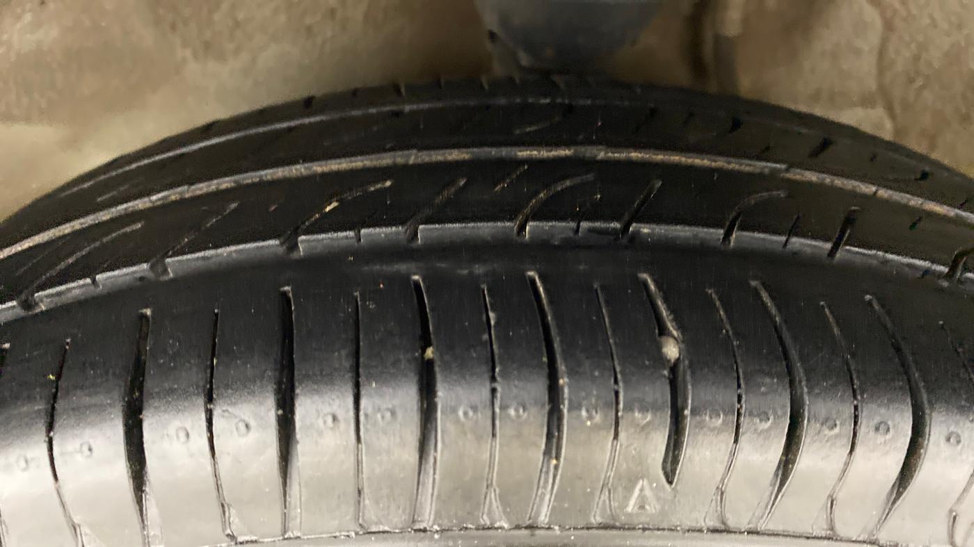 2017 Maruti Alto 800 VXI, Petrol, Manual, 56,231 km, Left Front Tyre Tread