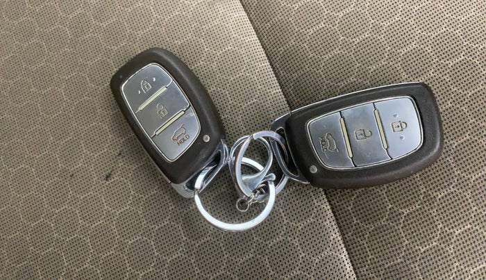 2015 Hyundai Elite i20 ASTA 1.4 CRDI, Diesel, Manual, 1,00,232 km, Key Close Up