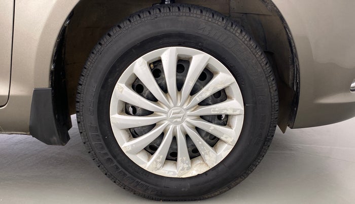 2016 Maruti Swift Dzire VXI, Petrol, Manual, 86,099 km, Right Front Wheel