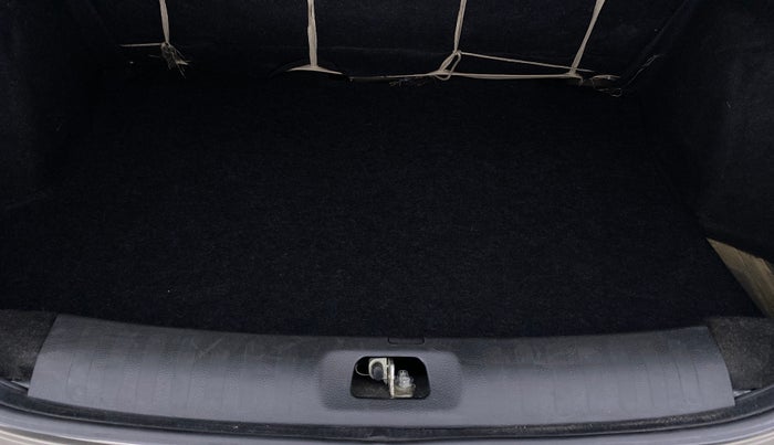 2016 Maruti Swift Dzire VXI, Petrol, Manual, 86,099 km, Boot Inside