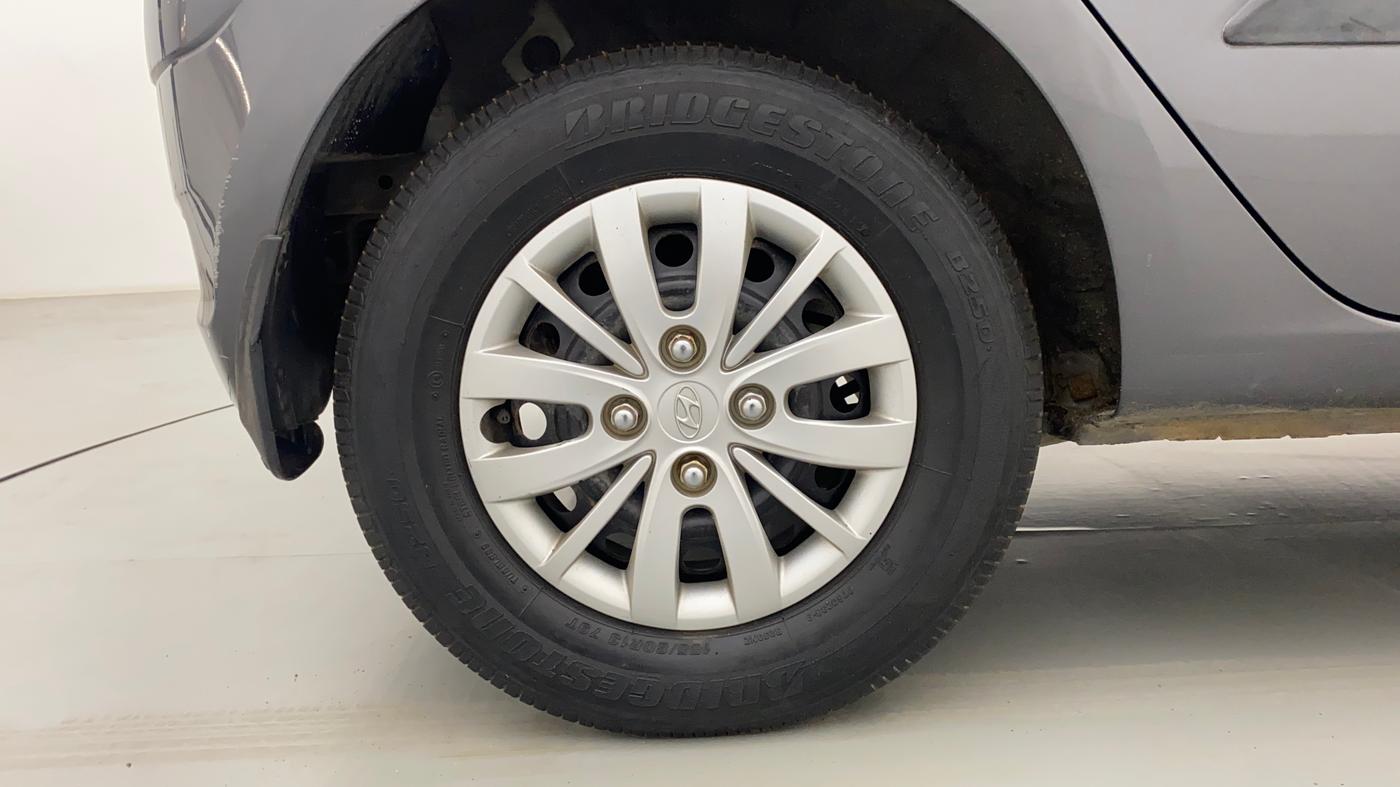 2013 Hyundai i10 MAGNA 1.2, Petrol, Manual, 38,141 km, Right Rear Wheel