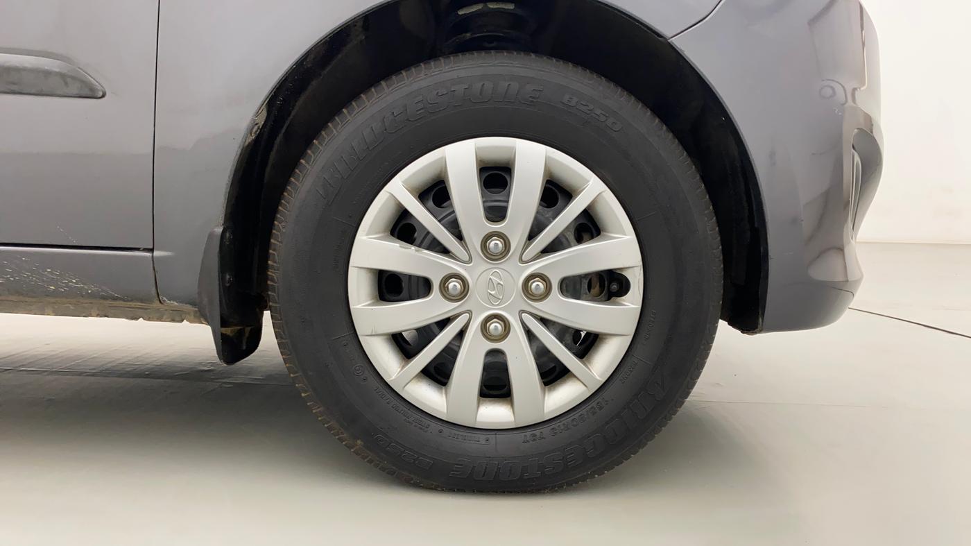 2013 Hyundai i10 MAGNA 1.2, Petrol, Manual, 38,141 km, Right Front Wheel