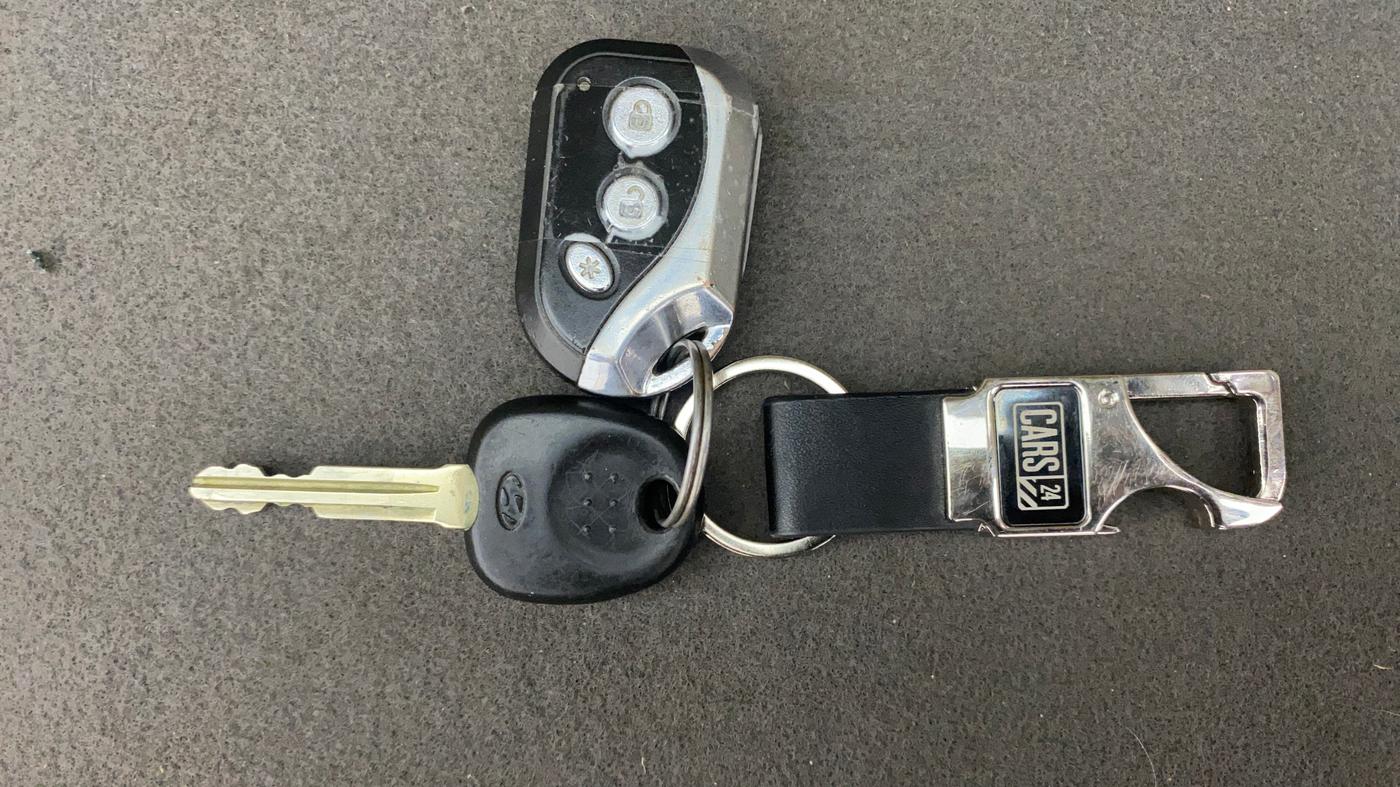 2013 Hyundai i10 MAGNA 1.2, Petrol, Manual, 38,141 km, Key Close Up
