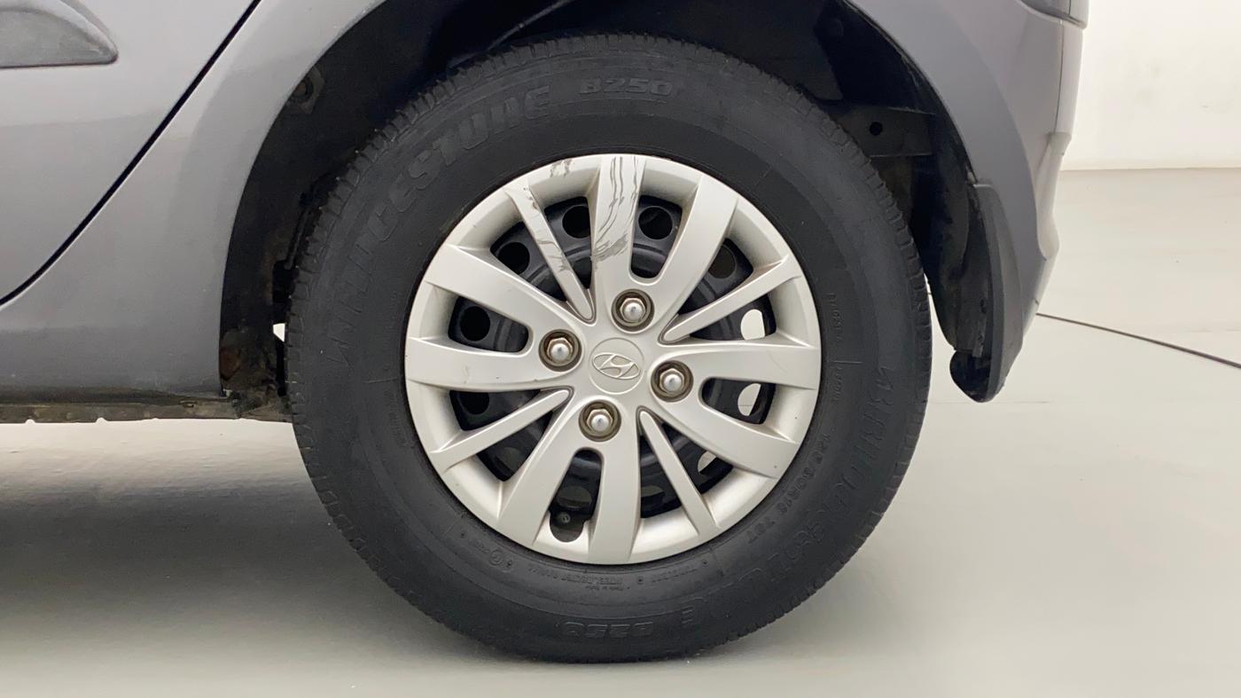 2013 Hyundai i10 MAGNA 1.2, Petrol, Manual, 38,141 km, Left Rear Wheel
