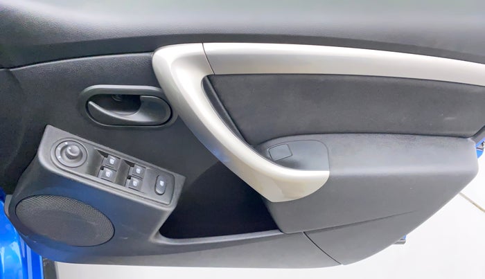 2020 Renault Duster RXS 1.5 PETROL MT, Petrol, Manual, 12,553 km, Driver Side Door Panels Control