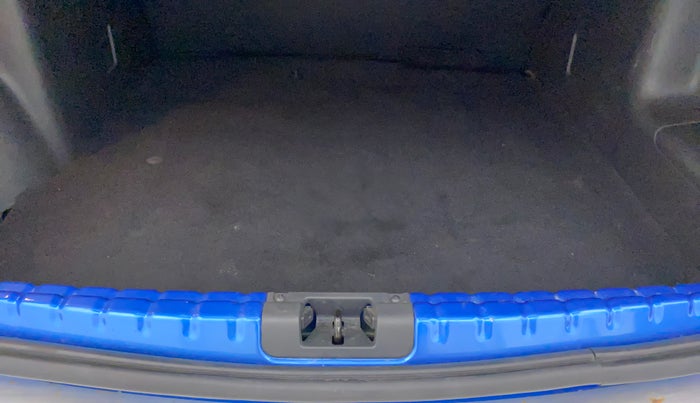 2020 Renault Duster RXS 1.5 PETROL MT, Petrol, Manual, 12,553 km, Boot Inside