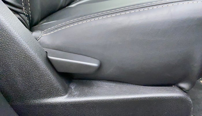 2020 Renault Duster RXS 1.5 PETROL MT, Petrol, Manual, 12,553 km, Driver Side Adjustment Panel