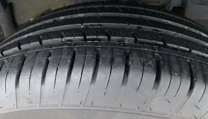 2020 Renault Duster RXS 1.5 PETROL MT, Petrol, Manual, 12,553 km, Left Rear Tyre Tread