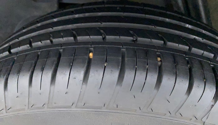 2020 Renault Duster RXS 1.5 PETROL MT, Petrol, Manual, 12,553 km, Right Rear Tyre Tread