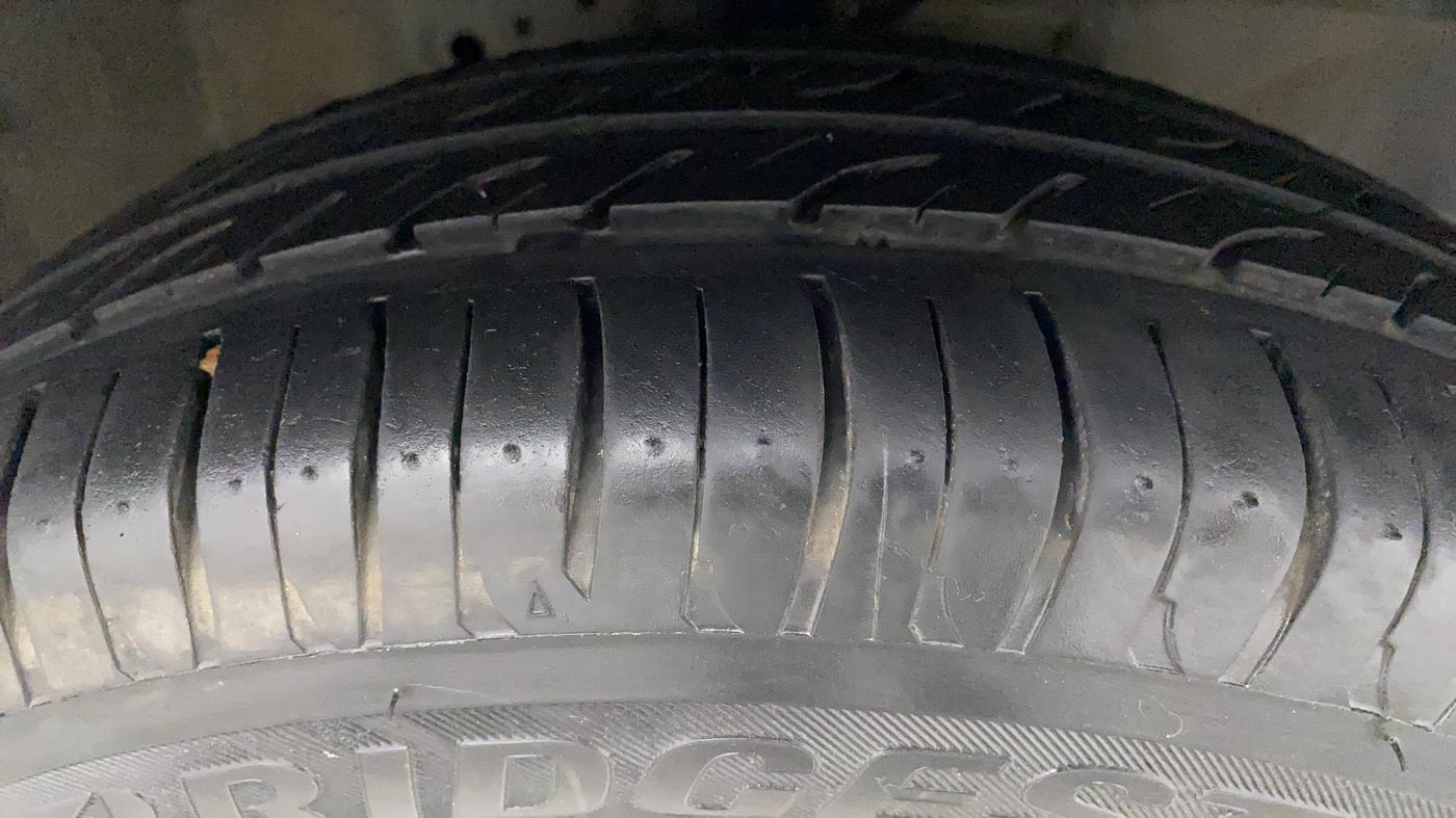 2017 Honda Brio S MT, Petrol, Manual, 44,506 km, Right Front Tyre Tread