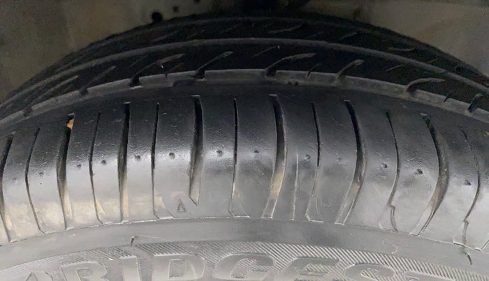 2017 Honda Brio S MT, Petrol, Manual, 44,506 km, Right Front Tyre Tread