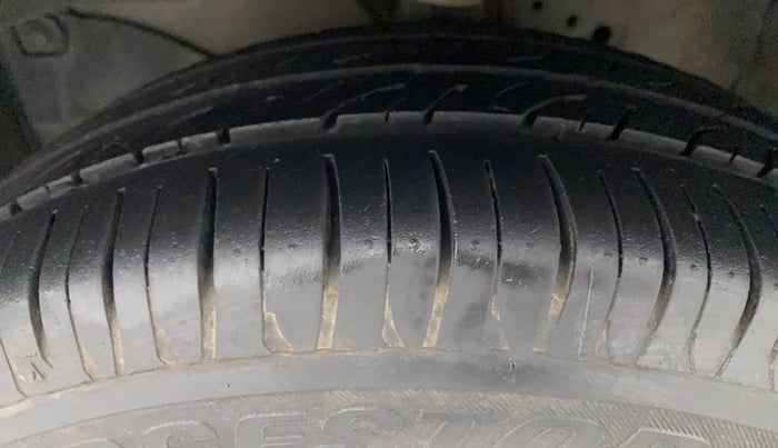 2017 Honda Brio S MT, Petrol, Manual, 44,506 km, Left Front Tyre Tread