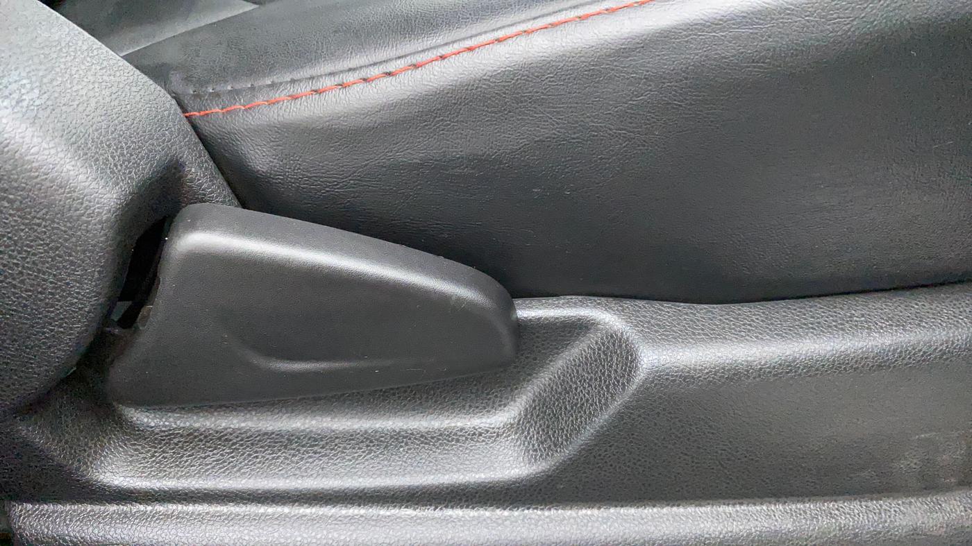 2019 Renault Kwid RXT 1.0 AMT (O), Petrol, Automatic, 32,432 km, Driver Side Adjustment Panel