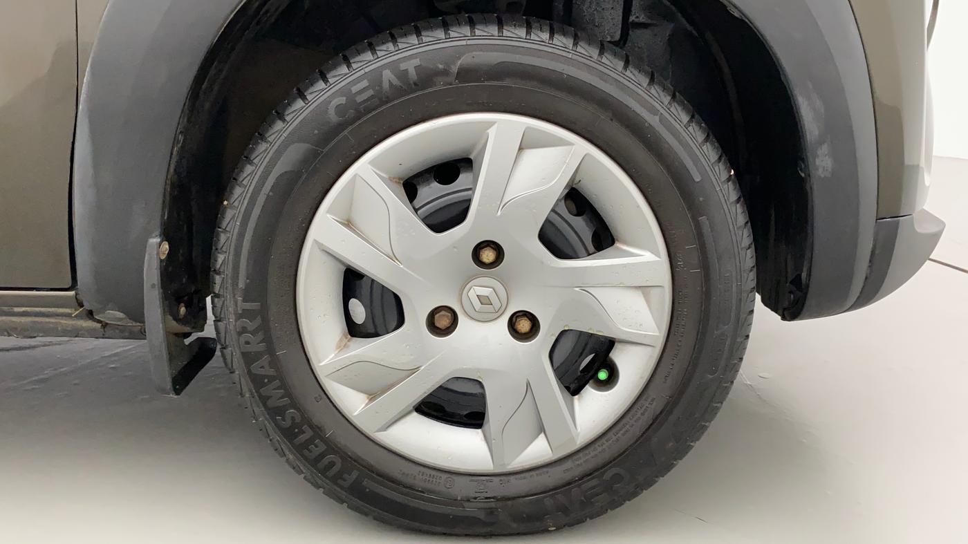 2019 Renault Kwid RXT 1.0 AMT (O), Petrol, Automatic, 32,432 km, Right Front Wheel