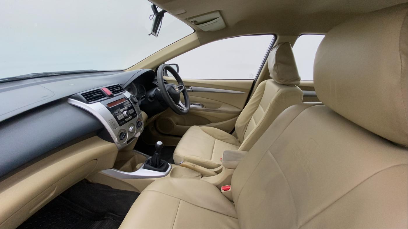 2011 Honda City 1.5L I-VTEC V MT, Petrol, Manual, 1,18,087 km, Right Side Front Door Cabin