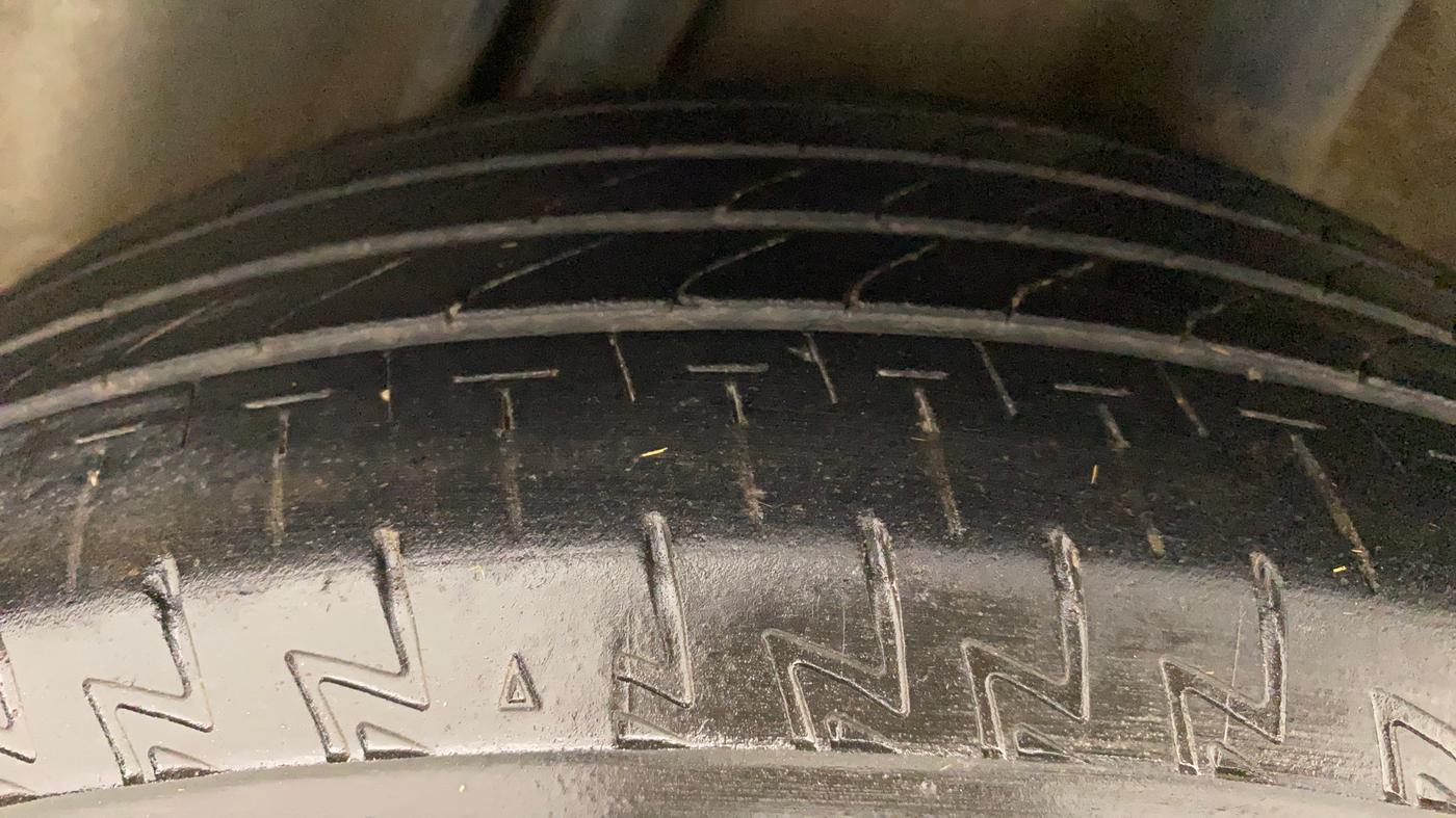2011 Honda City 1.5L I-VTEC V MT, Petrol, Manual, 1,18,087 km, Left Rear Tyre Tread