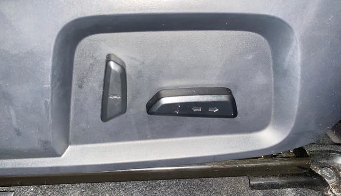 2020 Tata Harrier XZA PLUS 2.0L DUAL TONE, Diesel, Automatic, 13,056 km, Driver Side Adjustment Panel