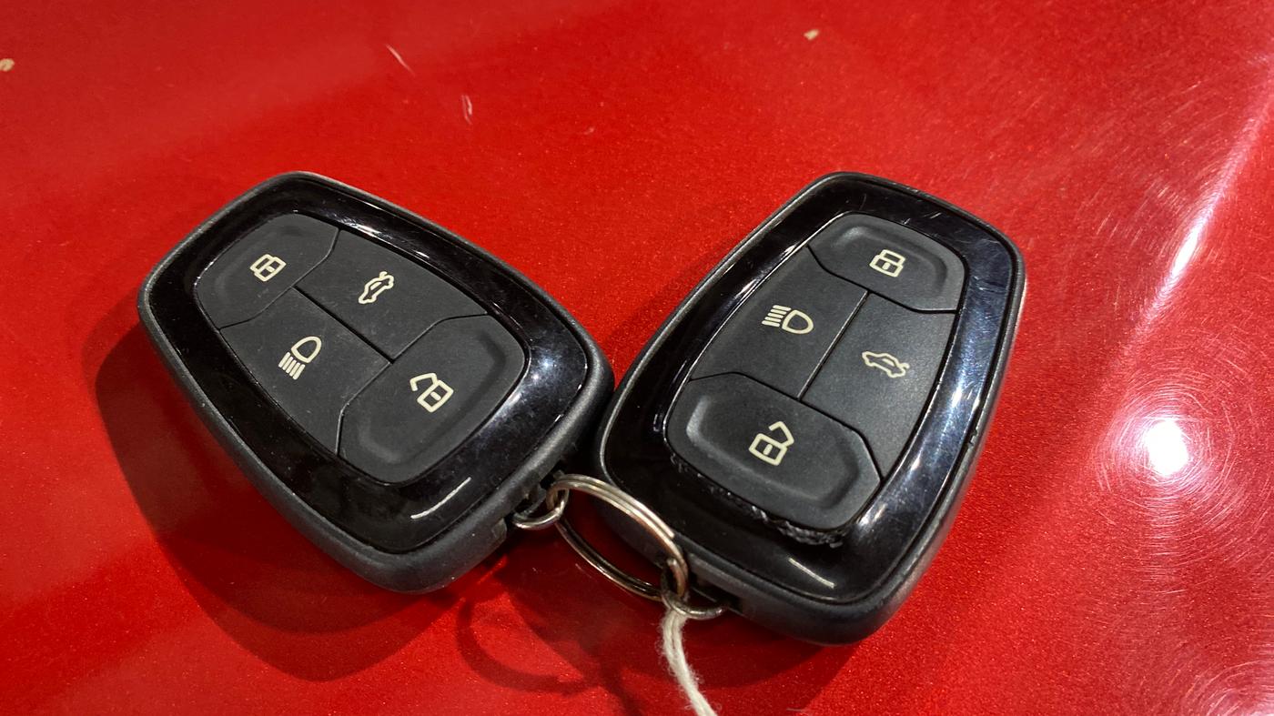 2020 Tata Harrier XZA PLUS 2.0L DUAL TONE, Diesel, Automatic, 13,056 km, Key Close Up