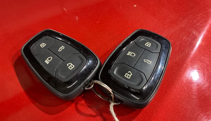 2020 Tata Harrier XZA PLUS 2.0L DUAL TONE, Diesel, Automatic, 13,056 km, Key Close Up