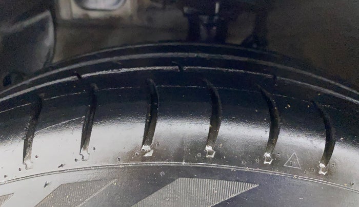 2019 Hyundai Xcent SX 1.2, CNG, Manual, 78,695 km, Left Front Tyre Tread