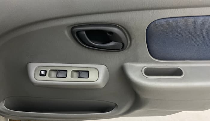 2013 Maruti Alto K10 VXI, Petrol, Manual, 71,705 km, Driver Side Door Panels Control