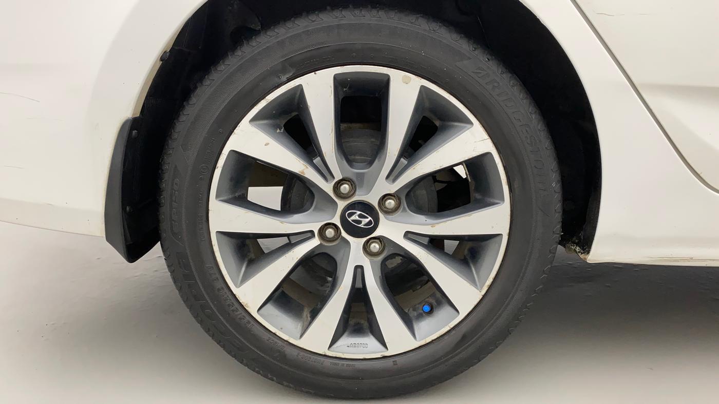 2015 Hyundai Verna FLUIDIC 4S 1.6 VTVT S, Petrol, Manual, 74,294 km, Right Rear Wheel
