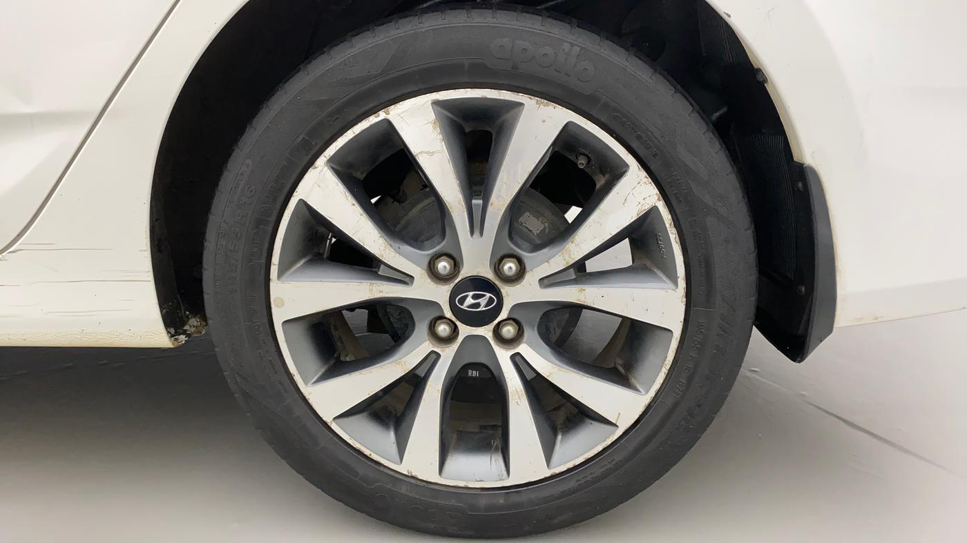 2015 Hyundai Verna FLUIDIC 4S 1.6 VTVT S, Petrol, Manual, 74,294 km, Left Rear Wheel