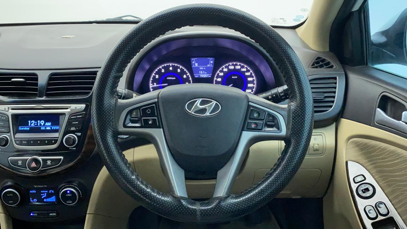 2015 Hyundai Verna FLUIDIC 4S 1.6 VTVT S, Petrol, Manual, 74,294 km, Steering Wheel Close Up