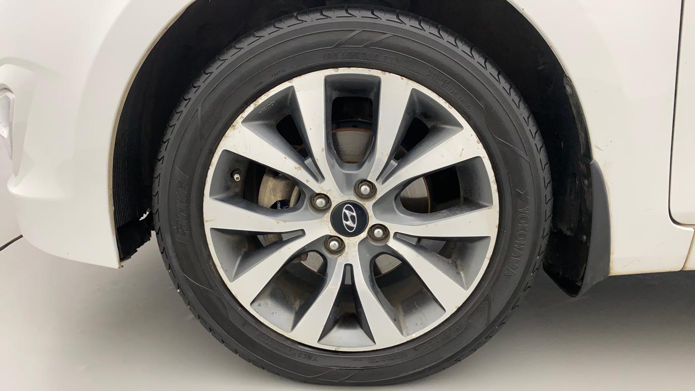2015 Hyundai Verna FLUIDIC 4S 1.6 VTVT S, Petrol, Manual, 74,294 km, Left Front Wheel