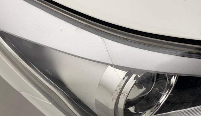 2015 Hyundai Verna FLUIDIC 4S 1.6 VTVT S, Petrol, Manual, 74,294 km, Right headlight - Minor scratches