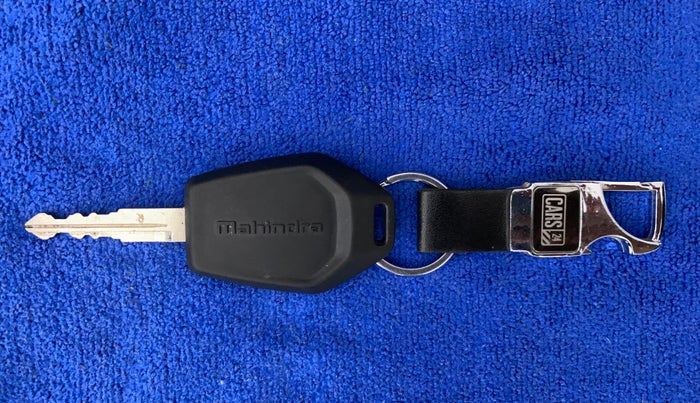 2017 Mahindra TUV300 T8, Diesel, Manual, 66,519 km, Key Close Up