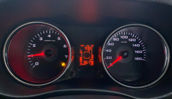 2017 Mahindra TUV300 T8, Diesel, Manual, 66,519 km, Odometer Image