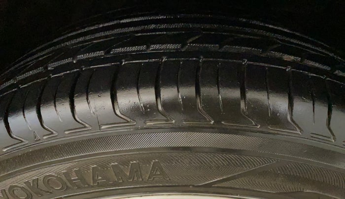 2016 Hyundai Creta SX PLUS 1.6 PETROL, Petrol, Manual, 83,823 km, Right Front Tyre Tread