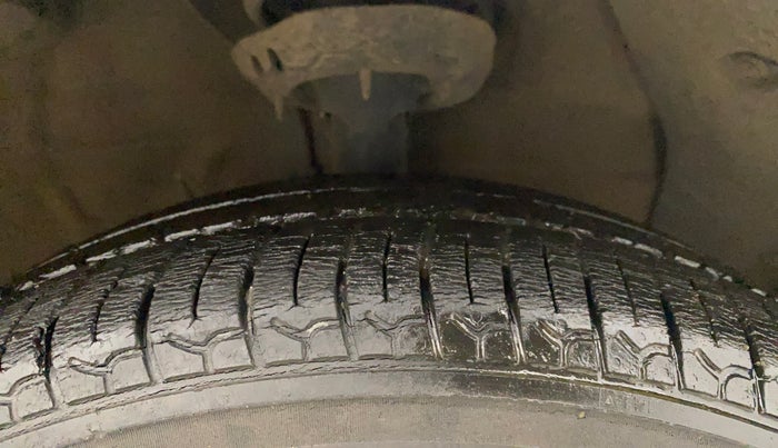 2018 Hyundai NEW SANTRO SPORTZ CNG, CNG, Manual, 33,879 km, Right Front Tyre Tread