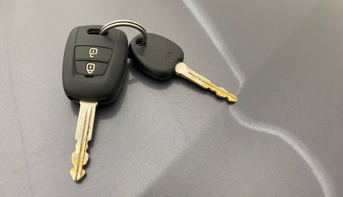 2018 Hyundai NEW SANTRO SPORTZ CNG, CNG, Manual, 33,879 km, Key Close Up