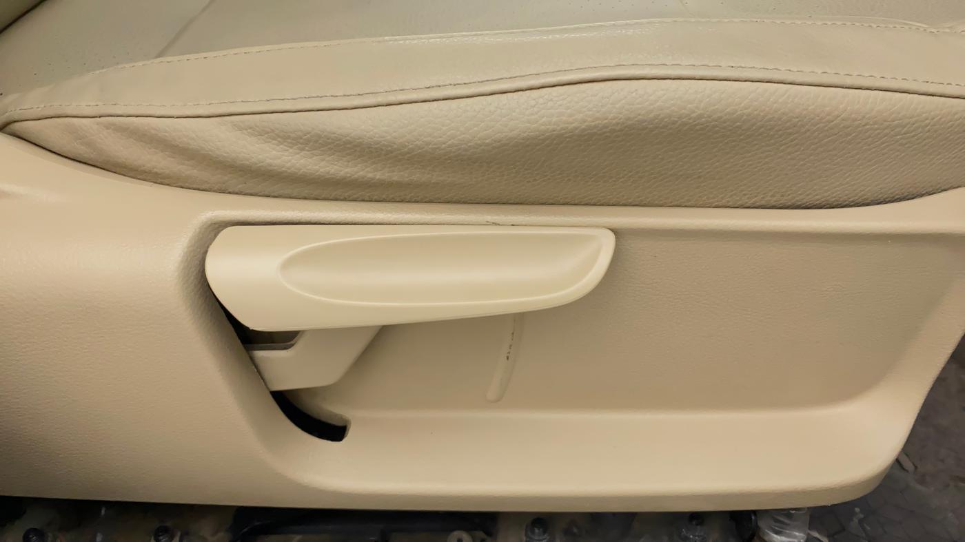 2018 Volkswagen Vento HIGHLINE DIESEL 1.5, Diesel, Manual, 97,010 km, Driver Side Adjustment Panel